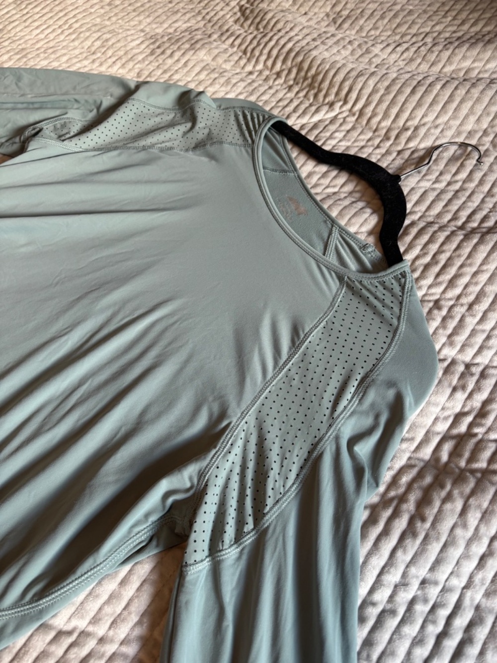 AVIA Women’s L Sage Green Long Sleeve Athletic Top Mesh Activewear - Picture 9 of 9